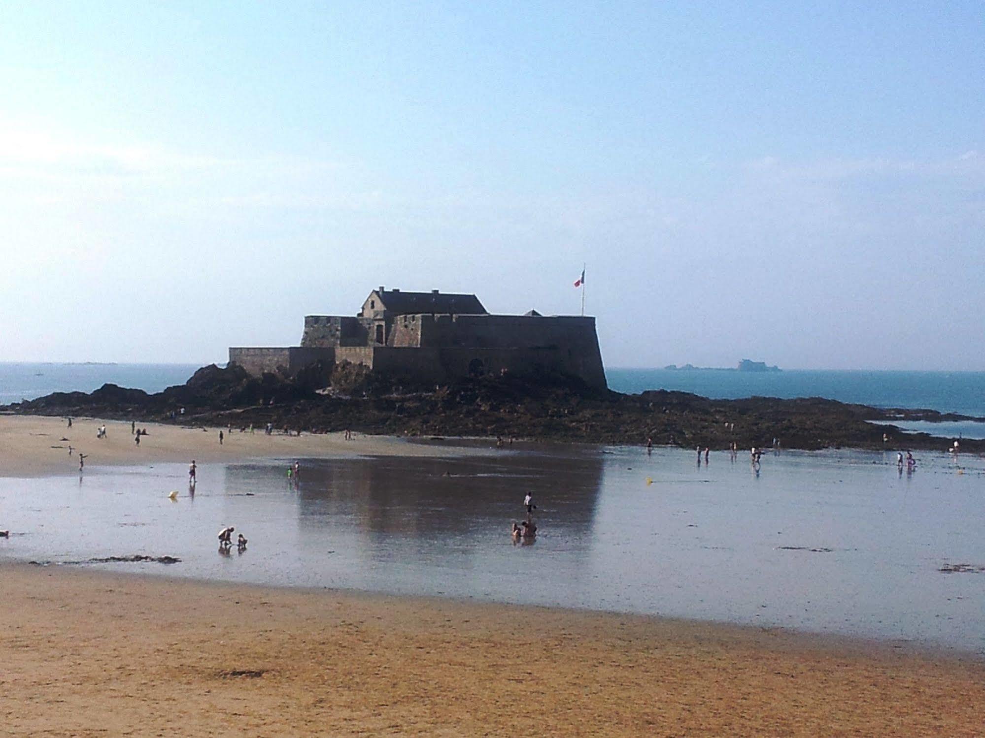 Appartement Saint Malo Vue Sur Mer Et Sur Intra Muros, Ferry, Plage Et Commerces A 50 M Exteriér fotografie